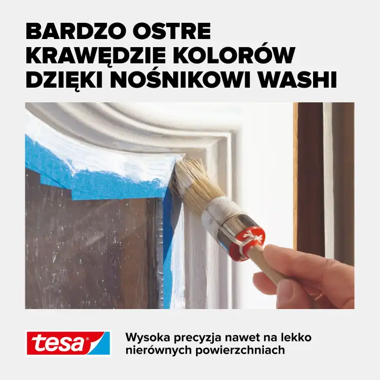 Niebieska taśma Tesa UV Outdoor chroni ramę okna podczas precyzyjnego malowania pędzlem na zewnątrz