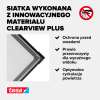 Zbliżenie na aluminiową ramę moskitiery Tesa z białą siatką ClearView Plus i logo marki