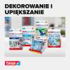 Zestaw różnych opakowań pasków samoprzylepnych Tesa prezentowanych na jasnym tle z napisem dekorowanie