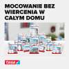 Na zdjęciu widoczna jest szeroka gama białych haczyków samoprzylepnych Tesa do różnych zastosowań domowych