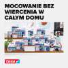 Na zdjęciu widoczna szeroka gama samoprzylepnych produktów Tesa do montażu bez wiercenia