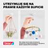 Roślinna dekoracja i girlanda zawieszone na białym obrotowym haczyku sufitowym Tesa na tle sufitu